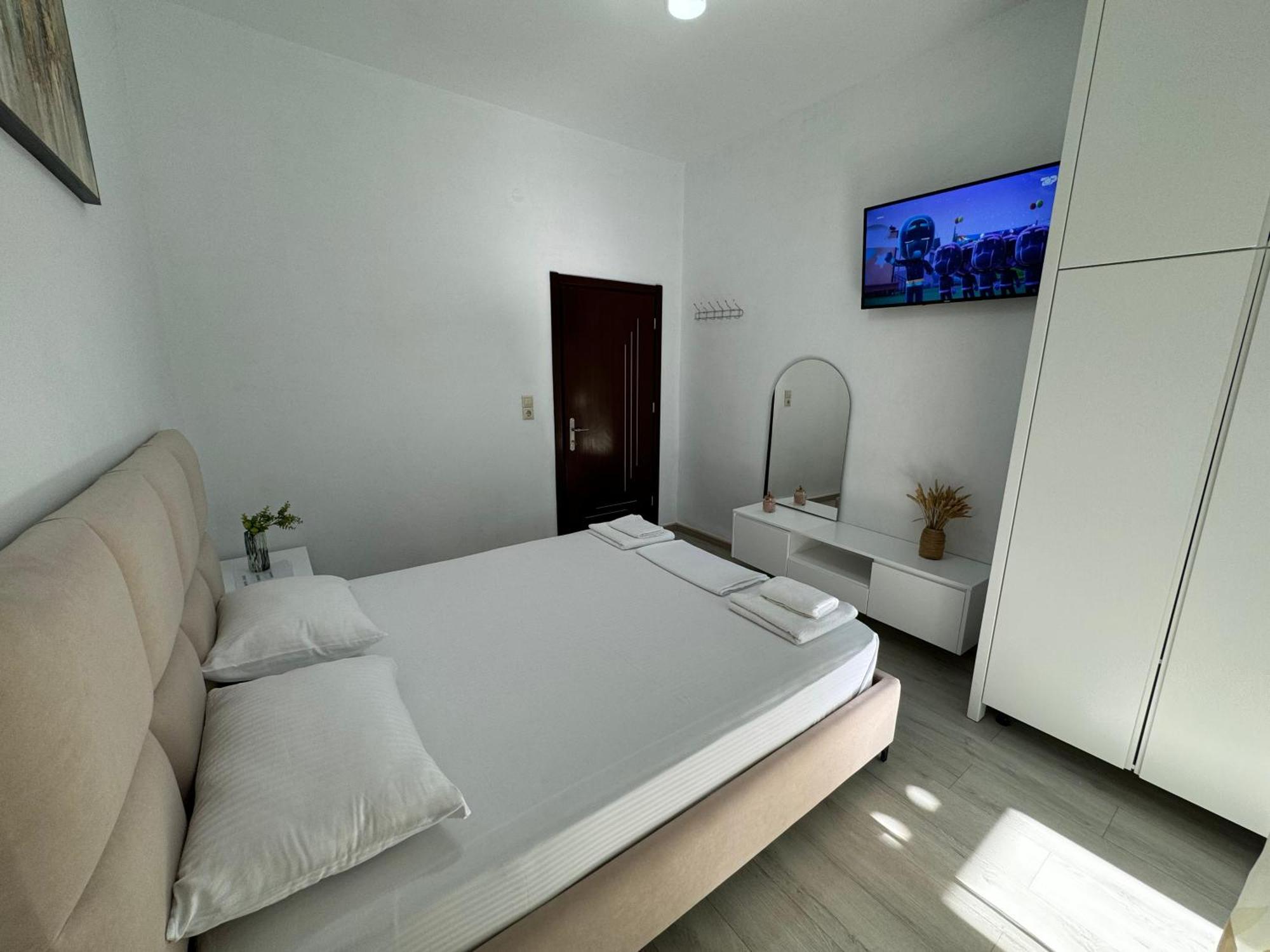 Dadaj Apartments Sarandë エクステリア 写真